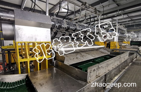 兆格環(huán)保全自動液壓壓榨機系統(tǒng)均四甲苯壓榨調試成功